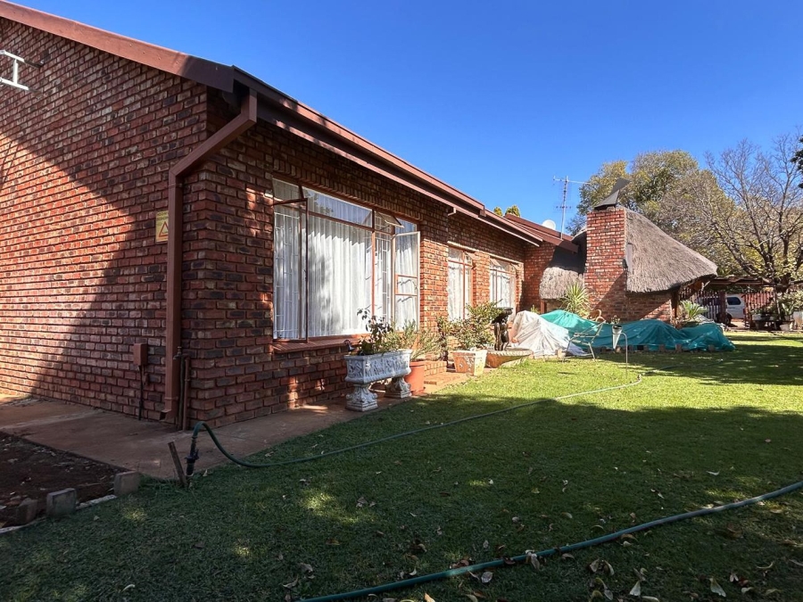 3 Bedroom Property for Sale in Kannoniers Park North West